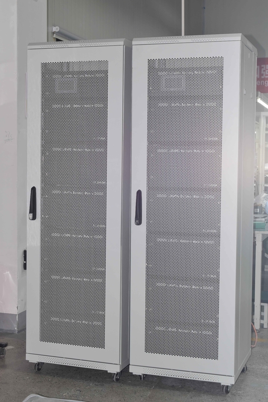 Puissance de la batterie 20-100 KWh Armoire d'alimentation électrique à haute tension