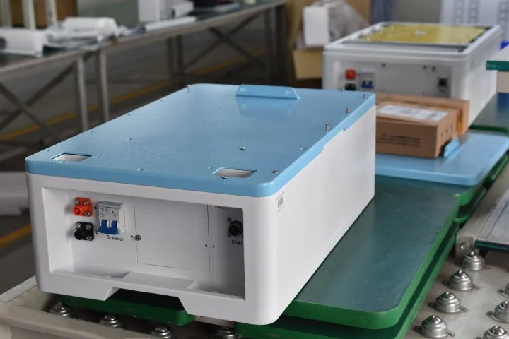Armoire de batterie au lithium Lifepo4 à haute tension solaire empilée tout en un