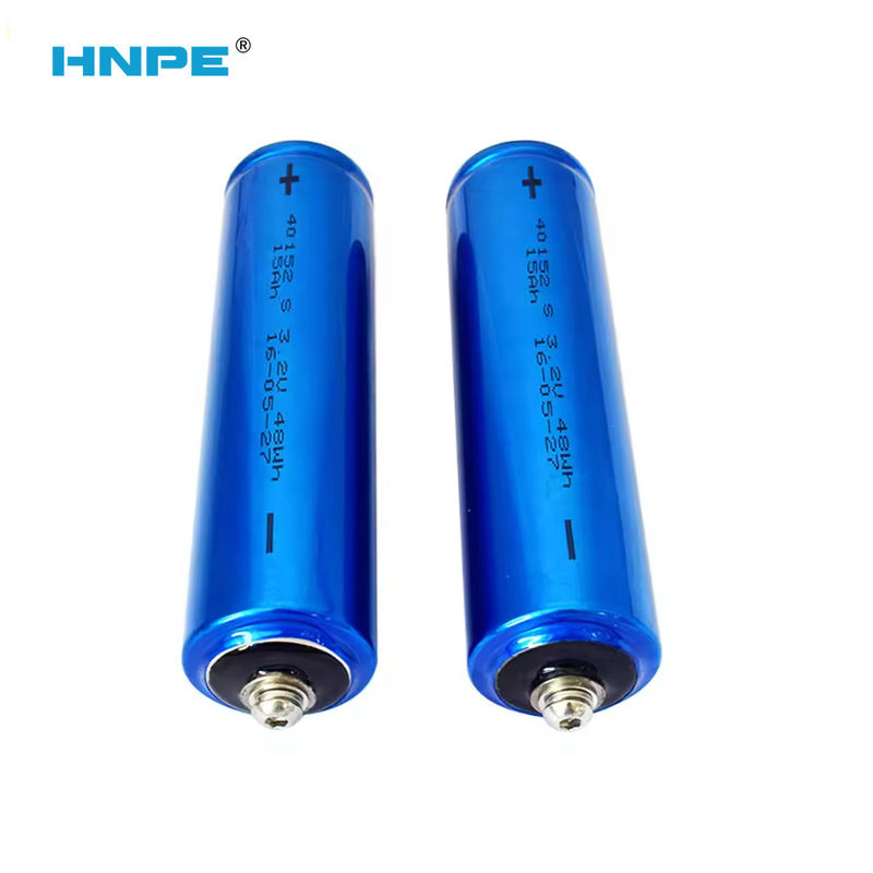 La batterie est équipée d'une batterie de lithium-ion