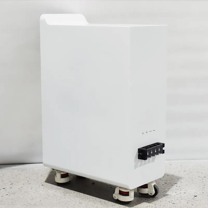 Batterie au lithium LifePO4 sûre et durable conçue pour les applications marines et les véhicules tout-terrain, avec une fiabilité supérieure