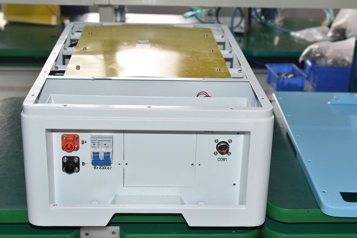 Tout en un ESS 48V 100Ah Système de stockage d'énergie d'usage familial résidentiel Nouvelle batterie solaire Armoire de stockage d'énergie