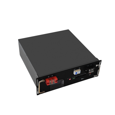 Une batterie LiFePO4 haute performance de 48V 100Ah 200Ah. Une solution rechargeable aux ions de lithium pour les systèmes de stockage d'énergie domestique.